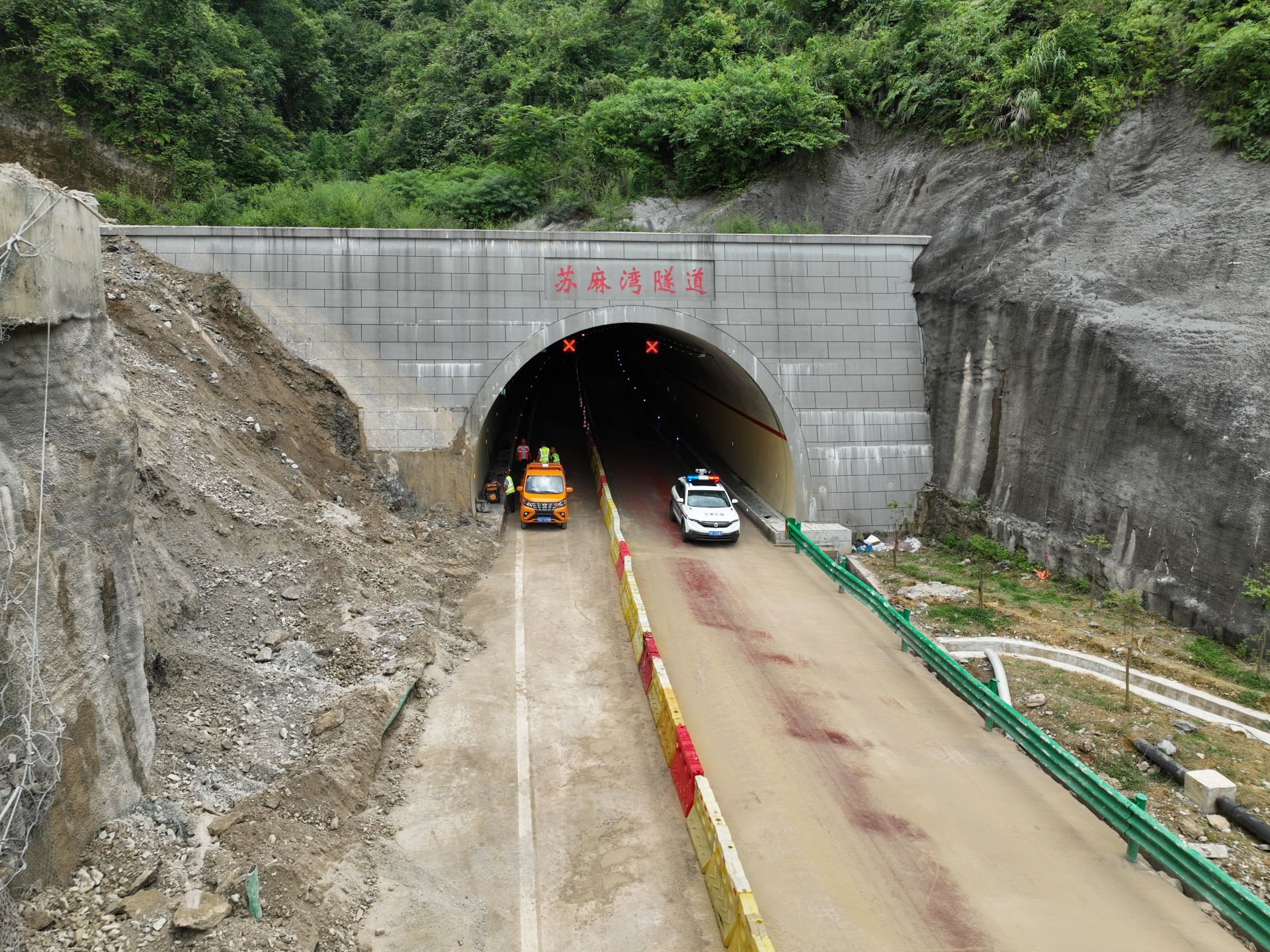 8月8日上午10點48分，該路段超車道恢復(fù)通行.jpg.jpg